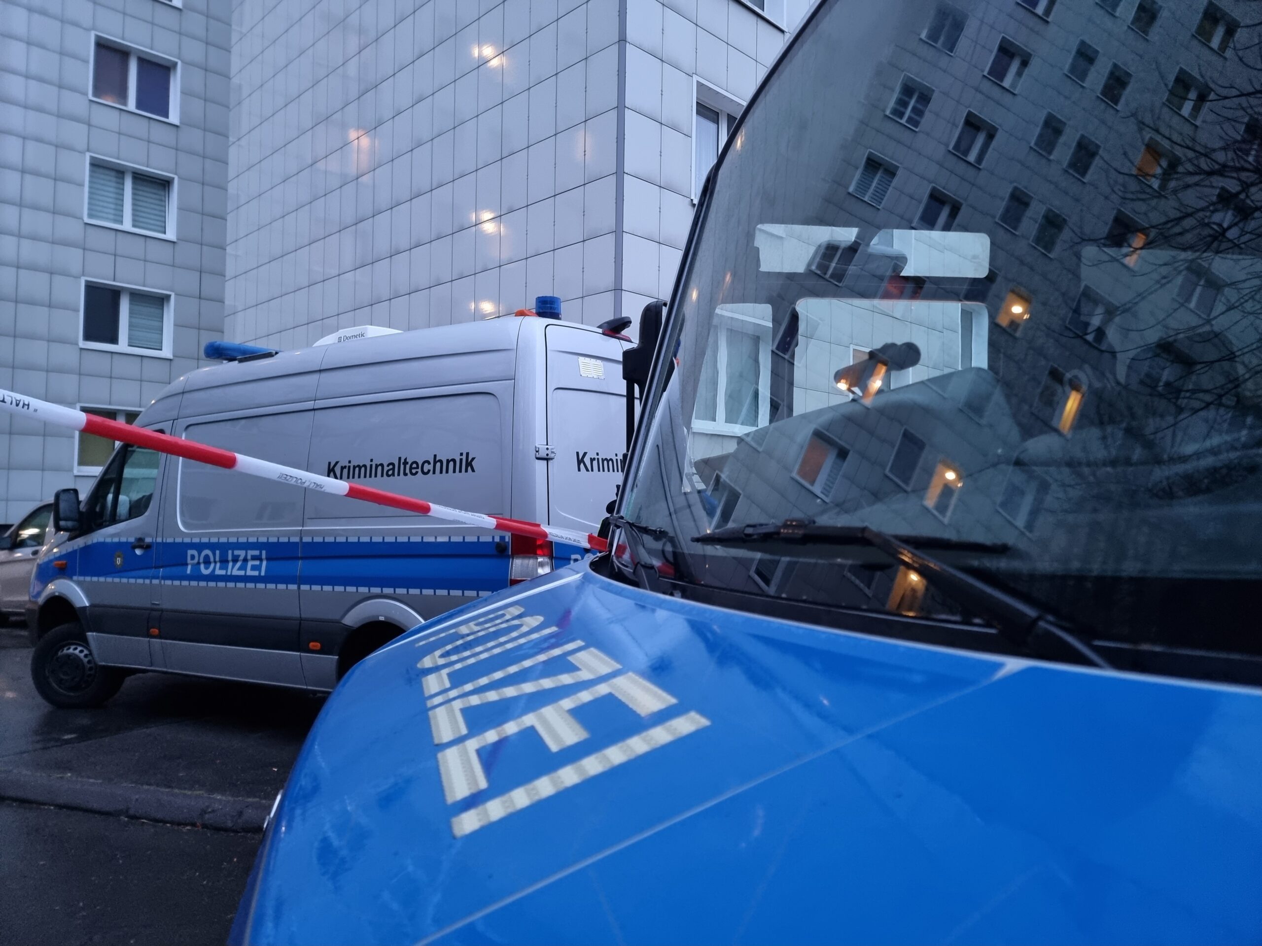 Überfall auf Geldtransporter am Täter flüchtig! Berlin Doku